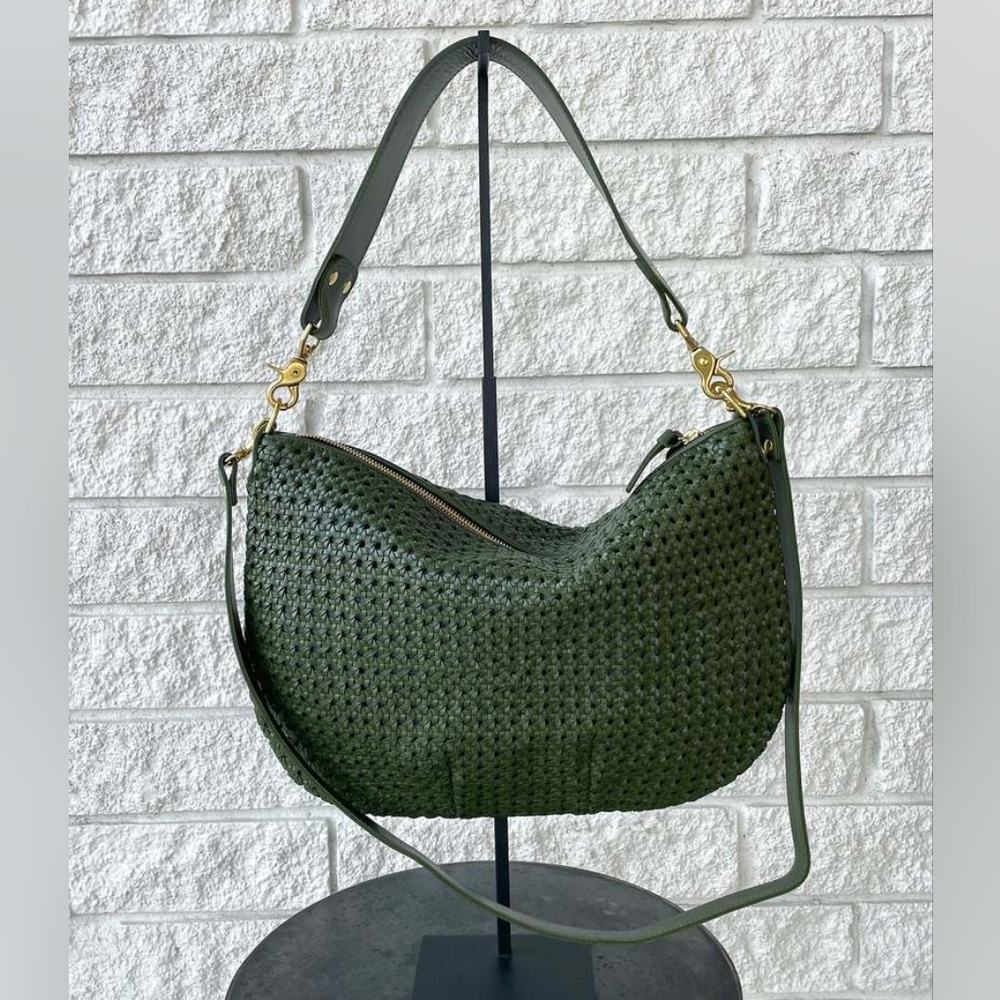 Clare V Army Rattan Moyen Messenger
